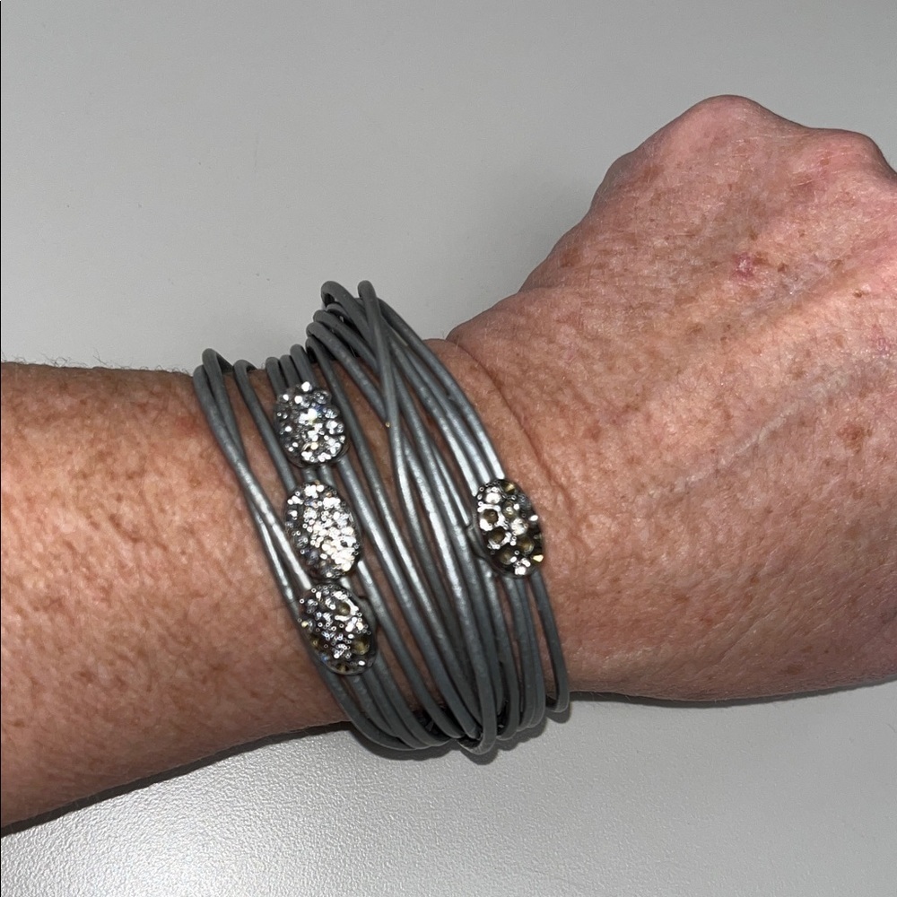 Source Unknown Silver Tone Multi-Strand Bracelet with Sparkling Accents
